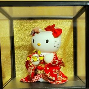 Rare Japanese Hello Kitty Porcelain figurine
